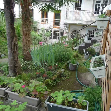 D'hotes L'oustal Couette-café *